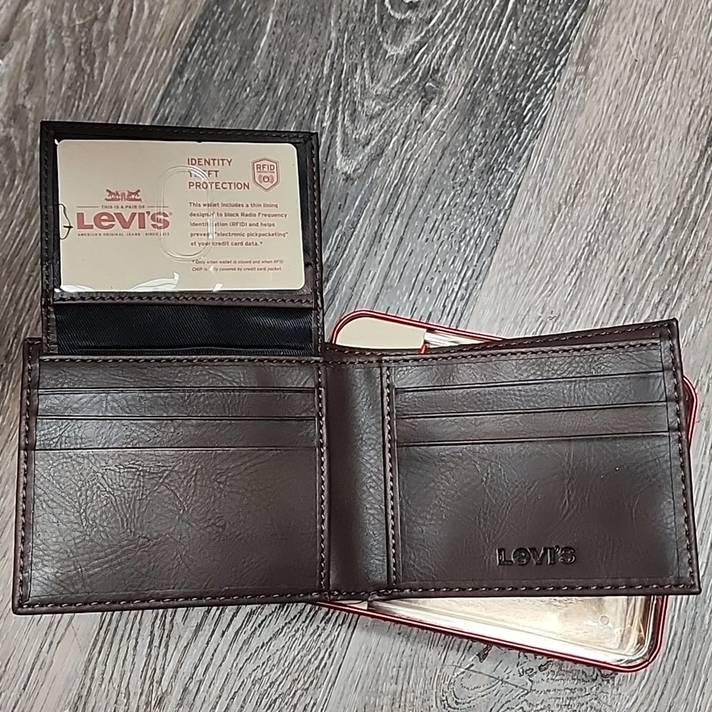 Levis levi men